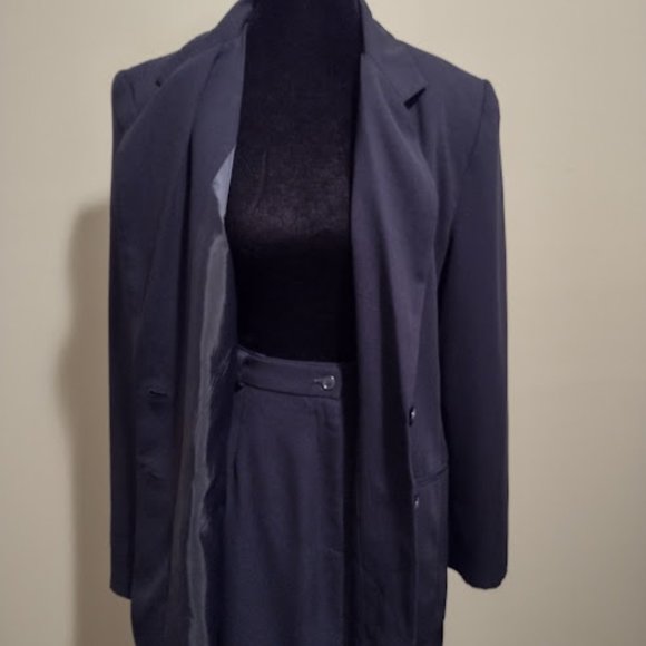 J.G. Hook, 2pc Skirt Suit, Navy Blue, Size-12, Dry Cleaned - Picture 3 of 9